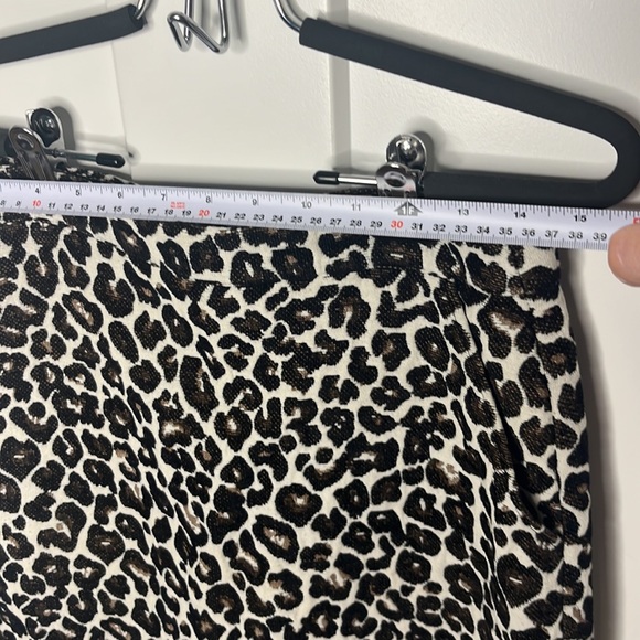 Sanctuary cheata print skirt with pockets size small. Perfect Fall piece - Picture 4 of 7